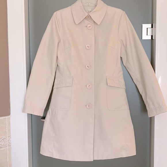 Roxy Beige Trench Coat Med., 2 pockets, Pit to pit 191/2”,Length 35”,arm 241/2” - Picture 1 of 6